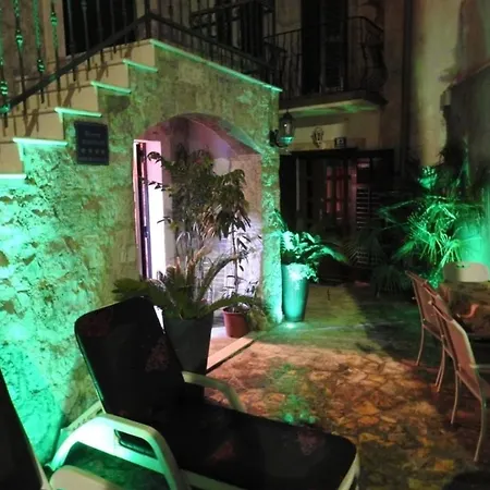 Διαμέρισμα Stone Garden Escape With Jacuzzi