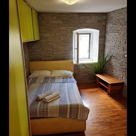 Διαμέρισμα Stone Garden Escape With Jacuzzi Σπλιτ