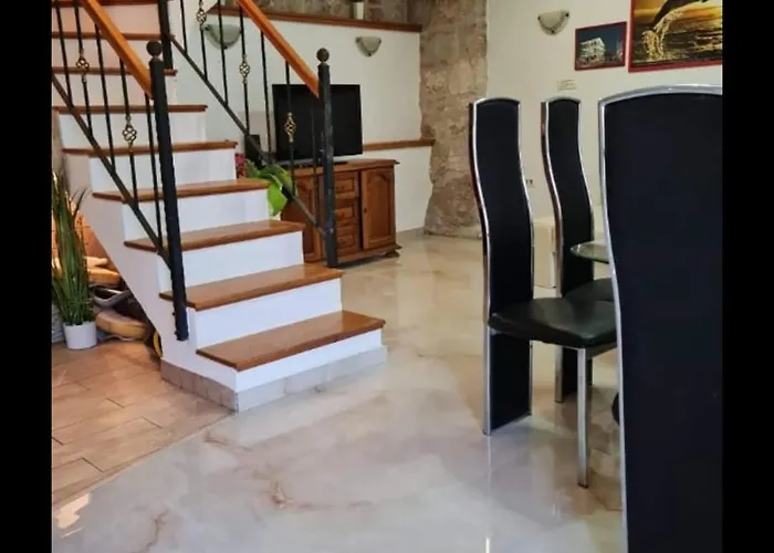 Appartement Stone Garden Escape With Jacuzzi