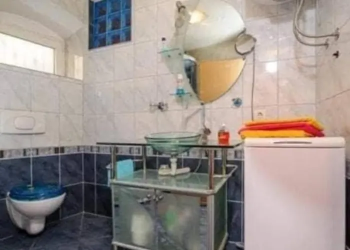 Stone Garden Escape With Jacuzzi Appartement Split